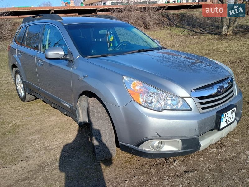 Универсал Subaru Outback 2010 в Каменском