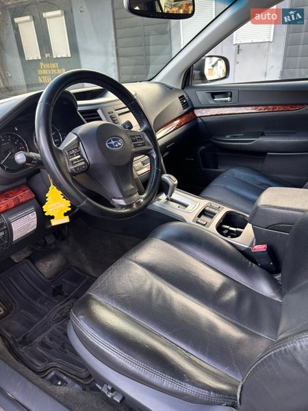 Универсал Subaru Outback 2012 в Киеве
