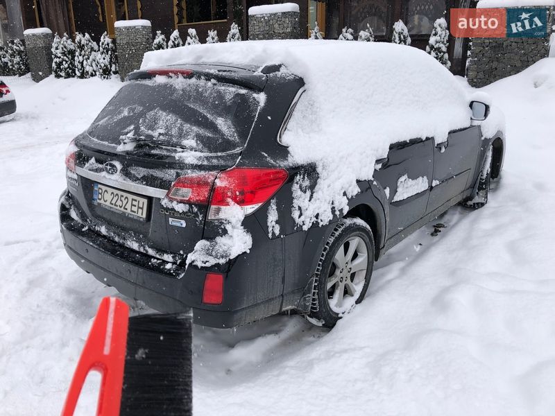 Универсал Subaru Outback 2013 в Львове