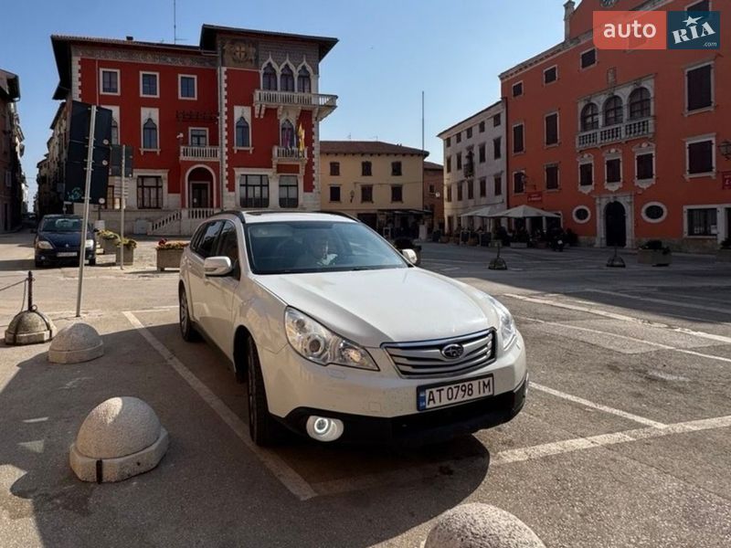 Универсал Subaru Outback 2010 в Ивано-Франковске