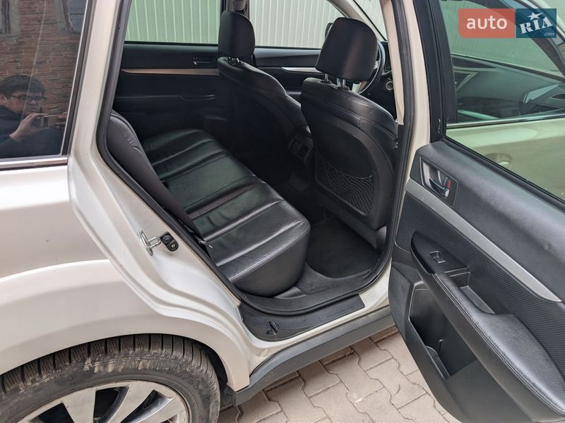Универсал Subaru Outback 2010 в Ивано-Франковске