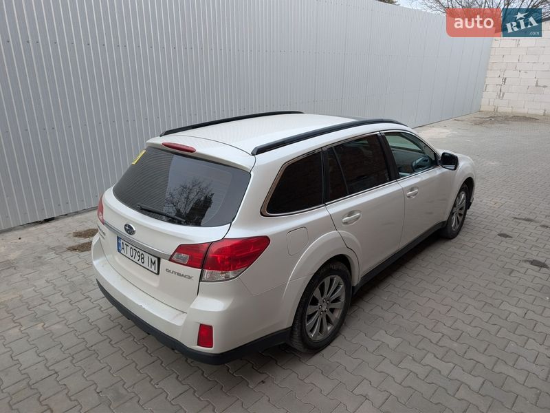 Универсал Subaru Outback 2010 в Ивано-Франковске