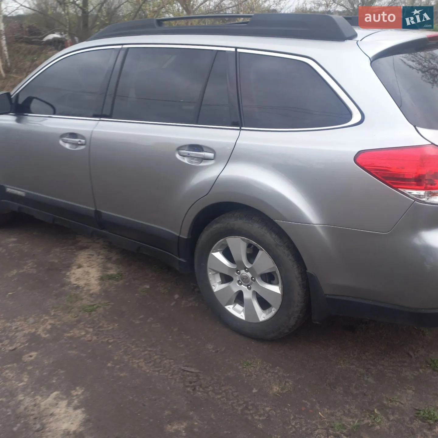 2010 Subaru Outback - мініатюра 2