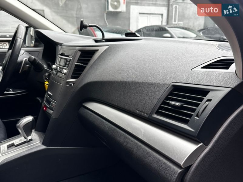 Універсал Subaru Outback 2010 в Києві