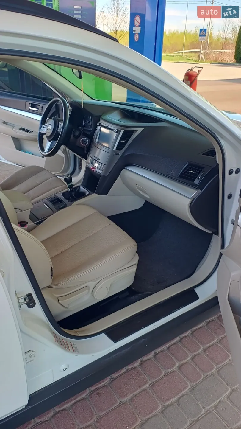 2011 Subaru Outback - мініатюра 18
