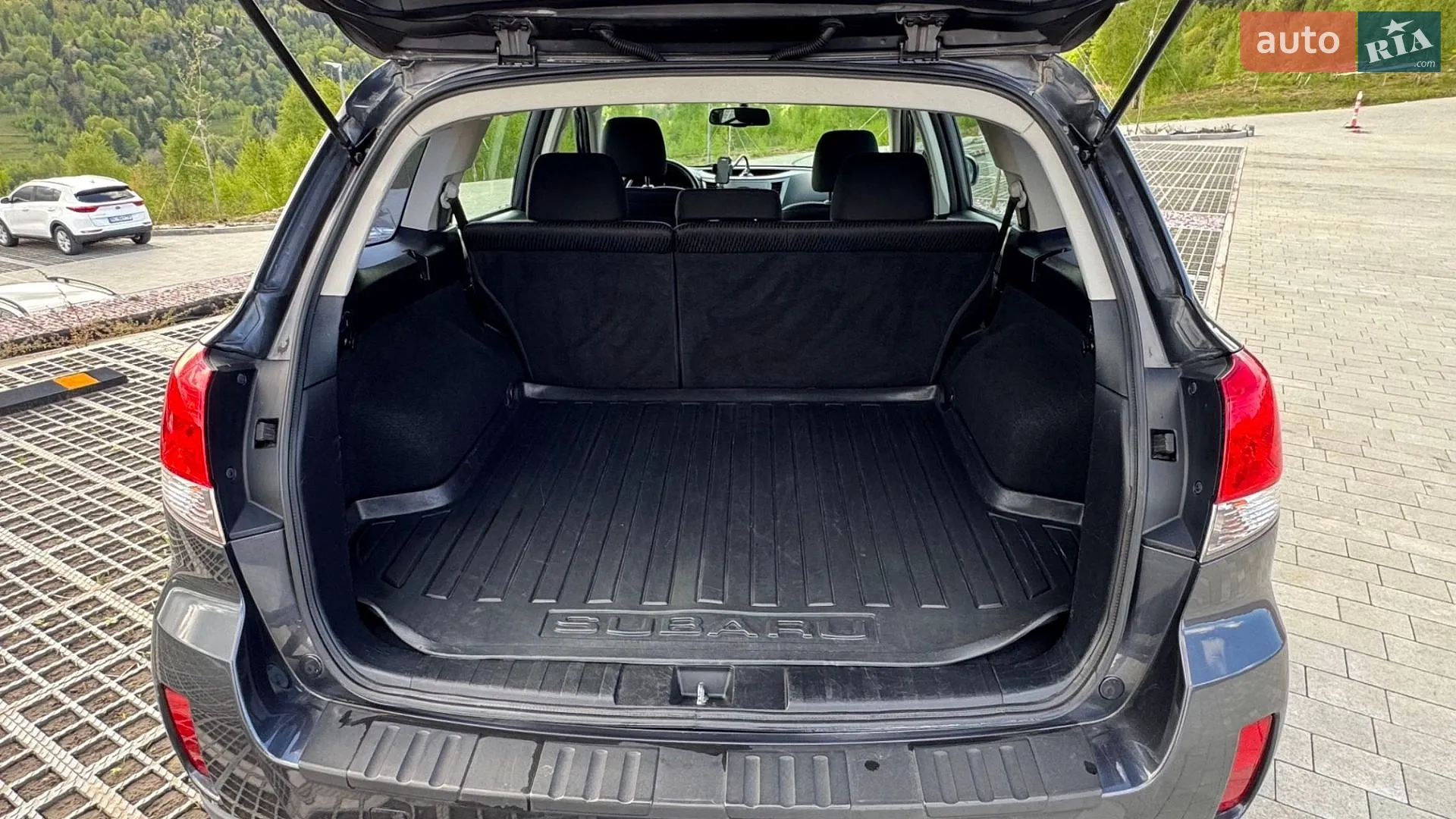 2011 Subaru Outback - мініатюра 12