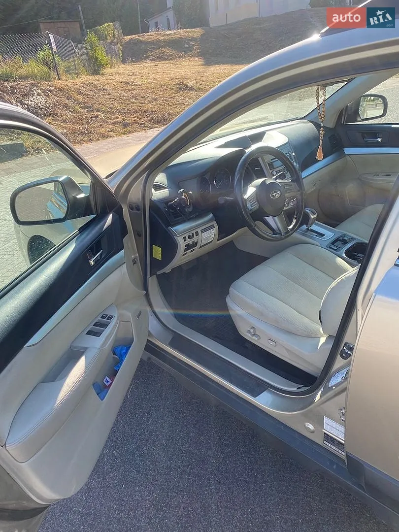 2010 Subaru Outback - мініатюра 10