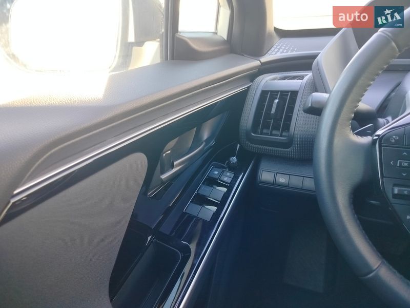 Позашляховик / Кросовер Subaru Solterra 2023 в Києві