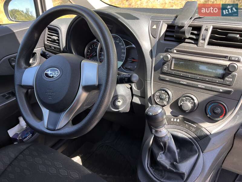Хетчбек Subaru Trezia 2012 в Києві
