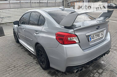 Седан Subaru WRX 2015 в Виннице