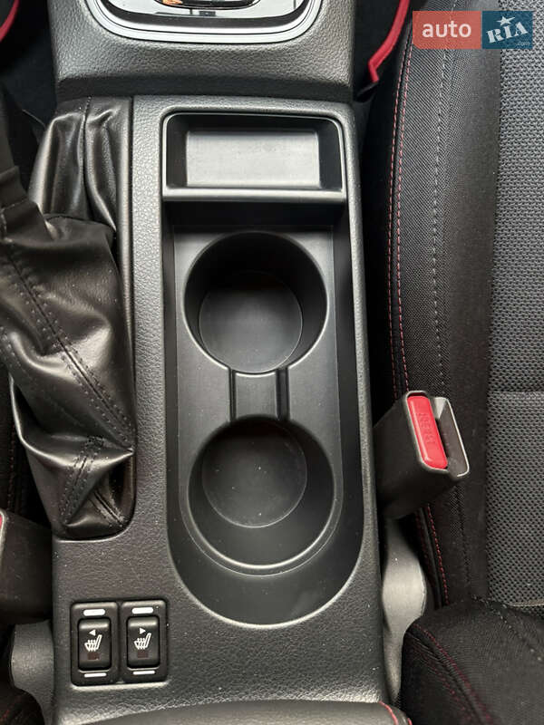 Седан Subaru WRX 2017 в Дніпрі