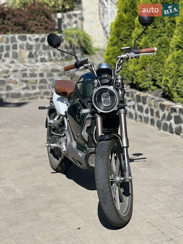 Кафе рейсер Super Soco 2021 в Луцке