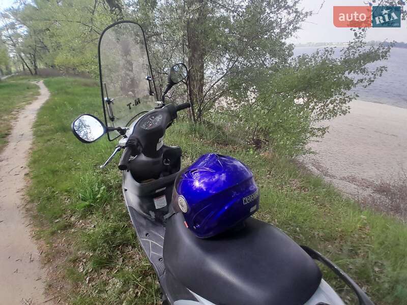 Скутер Suzuki Address V125 2013 в Каневі