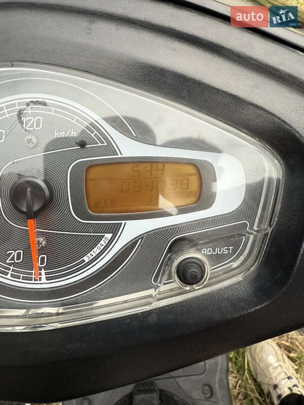 Мопеди Suzuki Address V125 2015 в Івано-Франківську