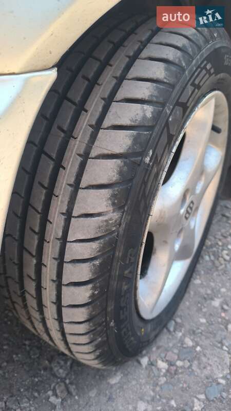 Седан Suzuki Baleno 1998 в Кривому Розі