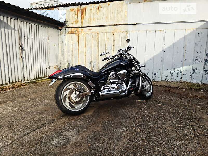 Suzuki m109r deals bobber