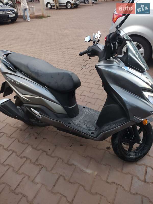 Макси-скутер Suzuki Burgman 125 2012 в Кривом Роге