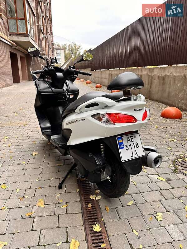 Макси-скутер Suzuki Burgman 200 2015 в Днепре