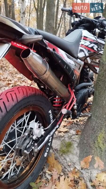 Мотоцикл Супермото (Motard) Suzuki Burgman 200 2015 в Фастове