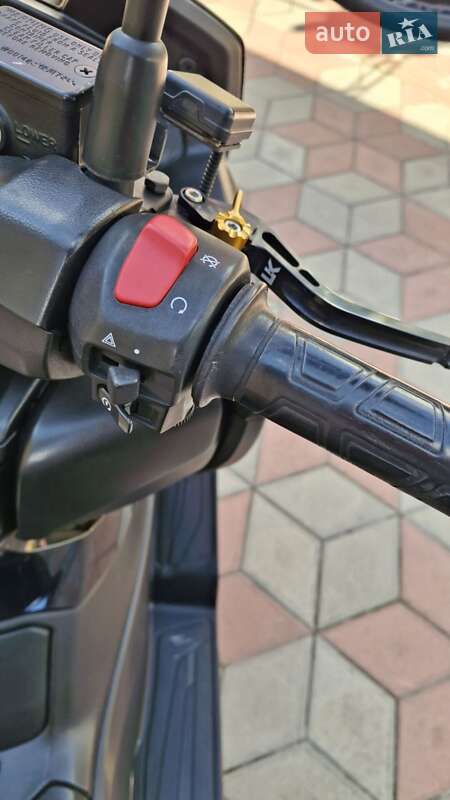 Макси-скутер Suzuki Burgman 400 2018 в Днепре
