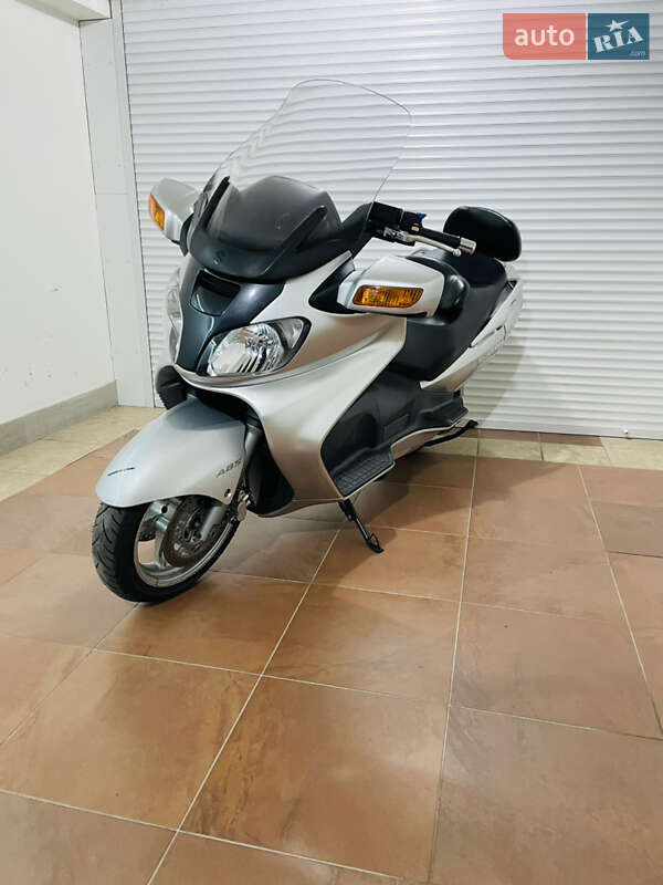 Максі-скутер Suzuki Burgman AN 650 2005 в Києві фото 12 Максі-скутер Suzuki Burgman AN 650 2005 в Києві