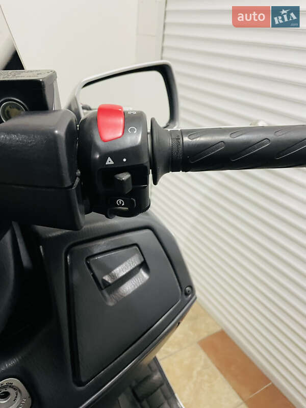 Максі-скутер Suzuki Burgman AN 650 2005 в Києві фото 25 Максі-скутер Suzuki Burgman AN 650 2005 в Києві