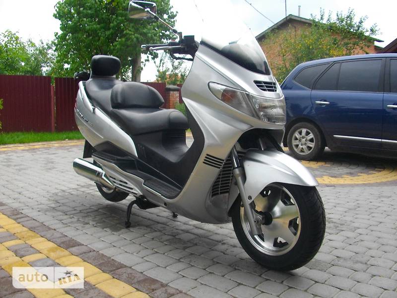 Макси-скутер Suzuki Burgman 2004 в Львове