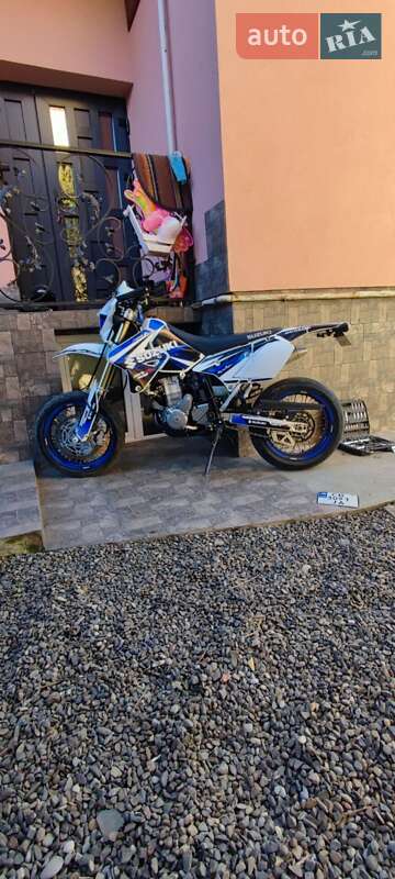 Suzuki DR-Z 400SM 2016