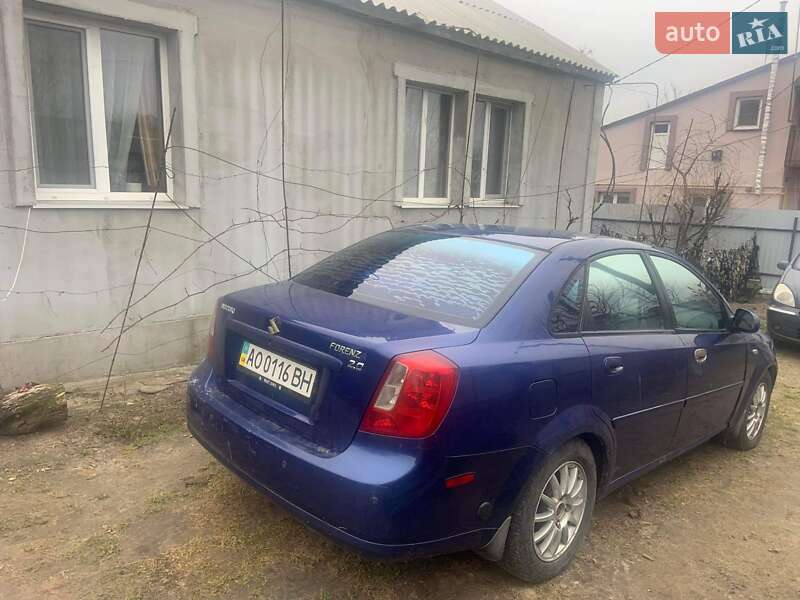 Седан Suzuki Forenza 2004 в Киеве
