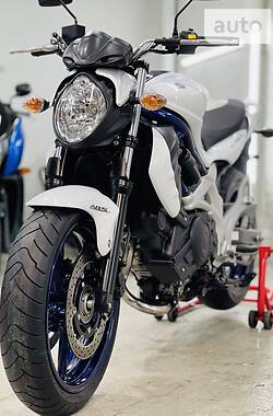 Мотоцикл Без обтекателей (Naked bike) Suzuki Gladius 400 2010 в Одессе
