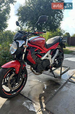 Мотоцикл Без обтекателей (Naked bike) Suzuki Gladius 400 2010 в 