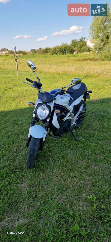 Мотоцикл Классік Suzuki Gladius 400 2010 в Шевченкове