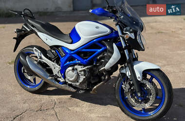 Мотоцикл Без обтікачів (Naked bike) Suzuki Gladius 400 2012 в Сновську