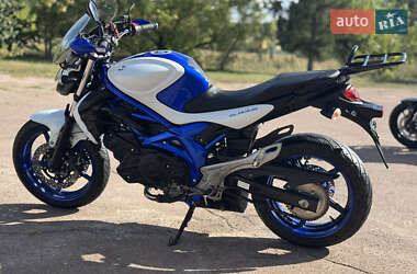 Мотоцикл Без обтекателей (Naked bike) Suzuki Gladius 400 2012 в 