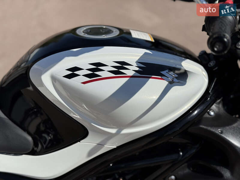 Мотоцикл Без обтекателей (Naked bike) Suzuki Gladius 400 2012 в Сновске