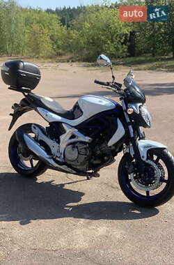 Мотоцикл Без обтікачів (Naked bike) Suzuki Gladius 400 2010 в Сновську