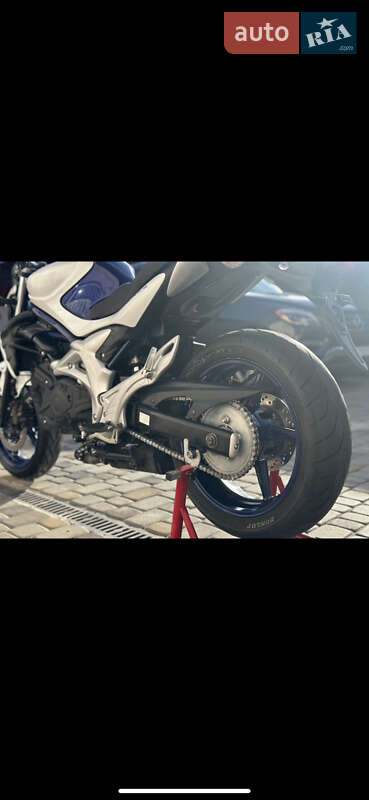 Мотоцикл Без обтекателей (Naked bike) Suzuki Gladius 400 2011 в Львове