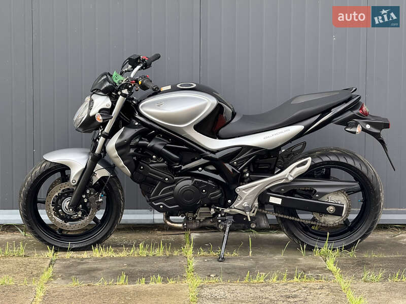 Мотоцикл Без обтекателей (Naked bike) Suzuki Gladius 400 2012 в Львове