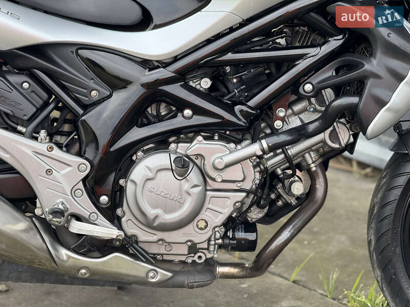 Мотоцикл Без обтекателей (Naked bike) Suzuki Gladius 400 2012 в Львове