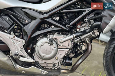 Мотоцикл Без обтекателей (Naked bike) Suzuki Gladius 400 2012 в 