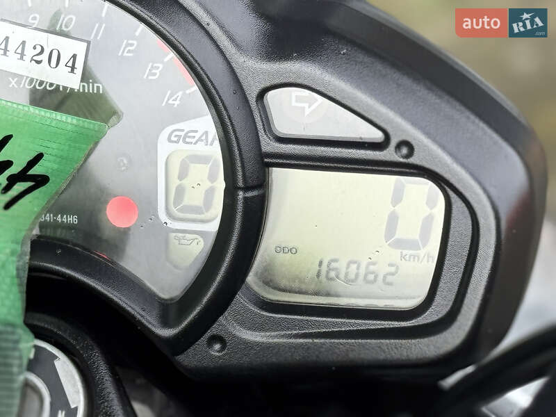 Мотоцикл Без обтекателей (Naked bike) Suzuki Gladius 400 2012 в Львове