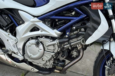 Мотоцикл Без обтекателей (Naked bike) Suzuki Gladius 400 2012 в 