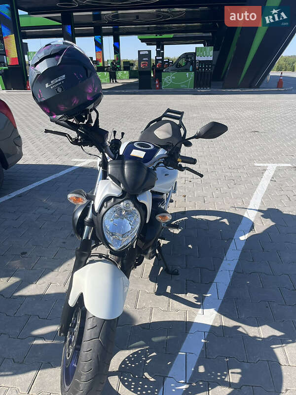 Мотоцикл Без обтекателей (Naked bike) Suzuki Gladius 400 2009 в Виннице