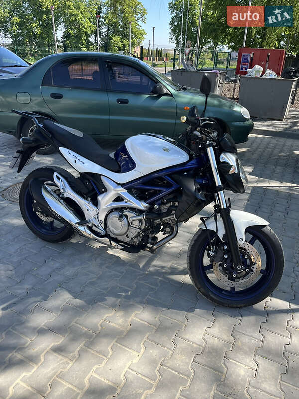 Мотоцикл Без обтекателей (Naked bike) Suzuki Gladius 400 2009 в Виннице