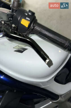 Мотоцикл Без обтекателей (Naked bike) Suzuki Gladius 400 2009 в 