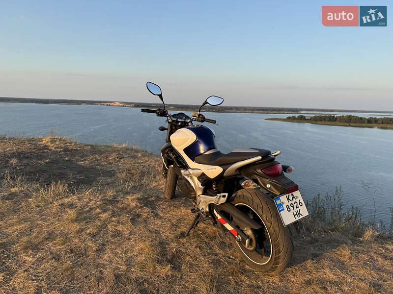 Мотоцикл Без обтікачів (Naked bike) Suzuki Gladius 400 2010 в Києві