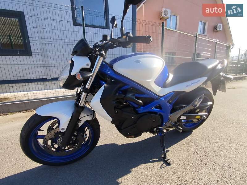 Мотоцикл Без обтекателей (Naked bike) Suzuki Gladius 400 2010 в Виннице