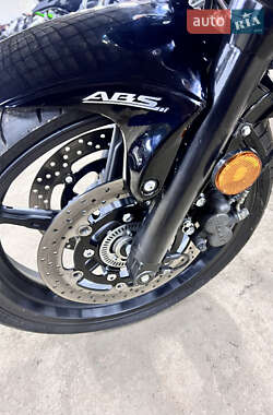 Мотоцикл Спорт-туризм Suzuki Gladius 650 2010 в 