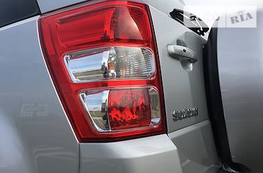 Позашляховик / Кросовер Suzuki Grand Vitara 2013 в 