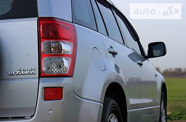 Позашляховик / Кросовер Suzuki Grand Vitara 2008 в 